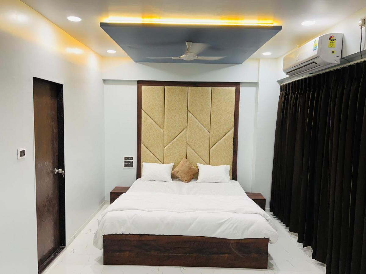 Hotel New City Light Surat Exterior photo