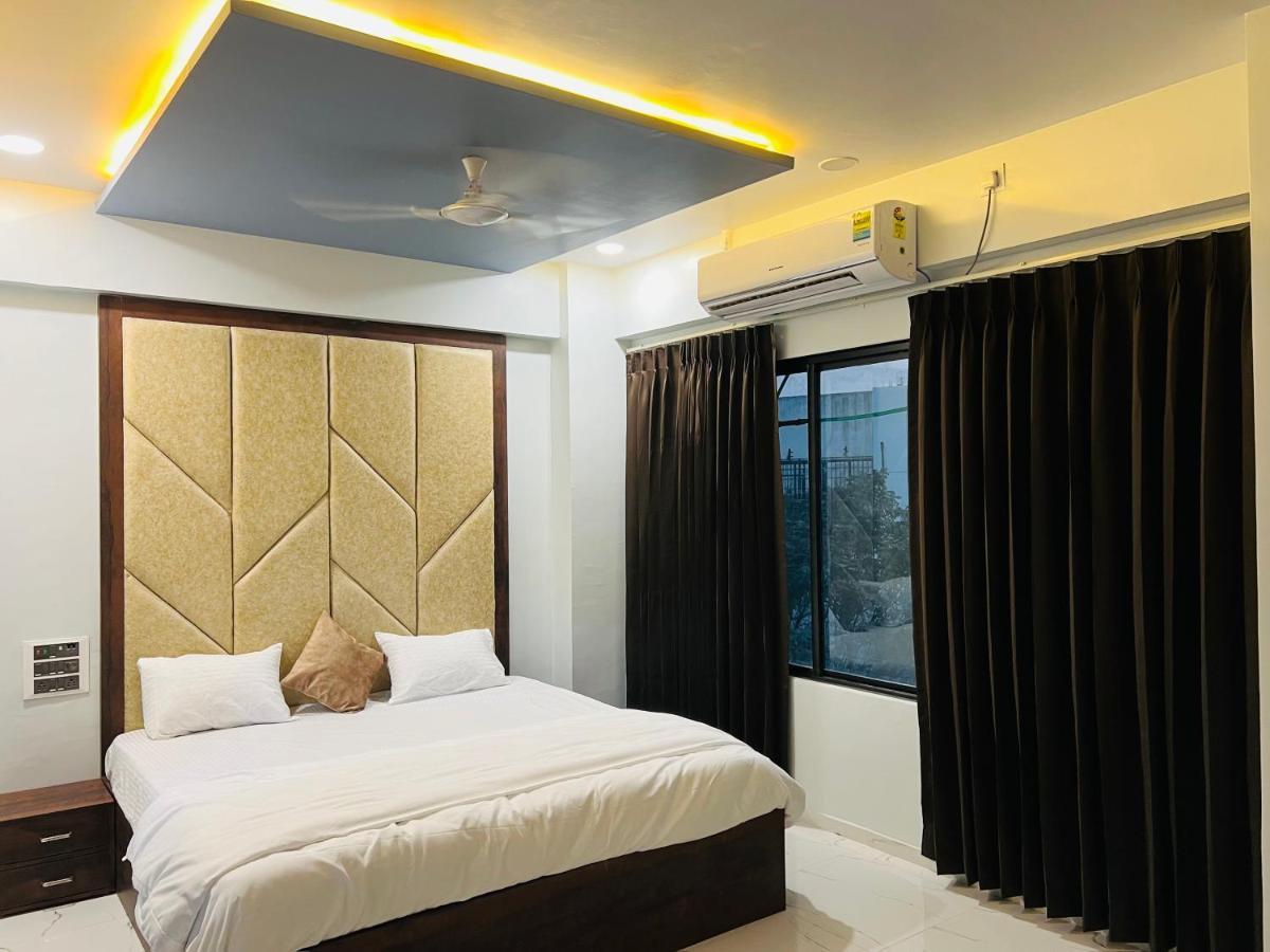 Hotel New City Light Surat Exterior photo