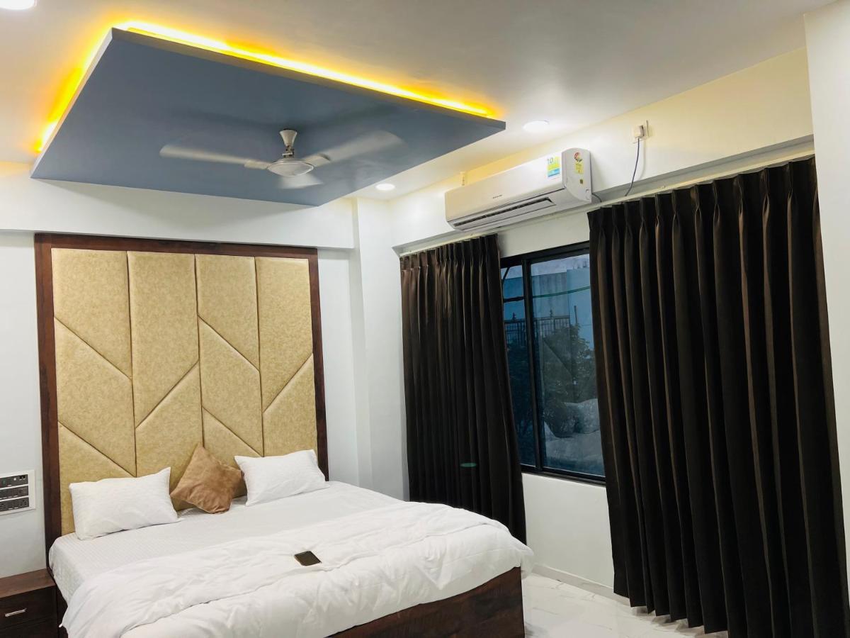 Hotel New City Light Surat Exterior photo