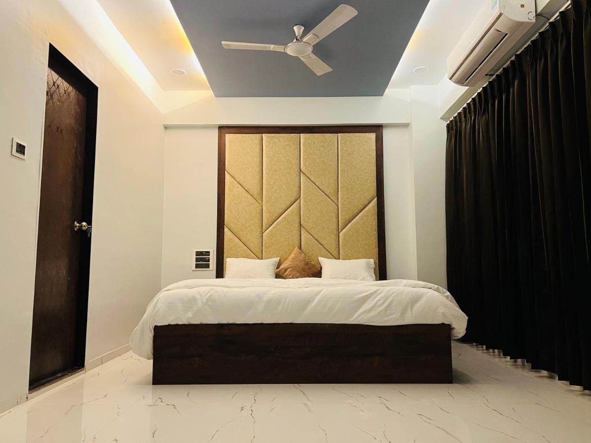 Hotel New City Light Surat Exterior photo