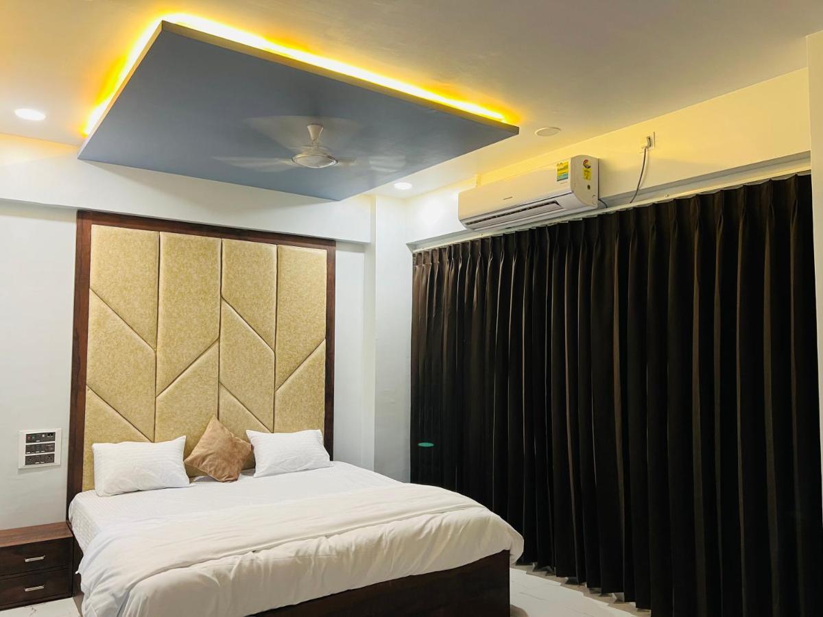 Hotel New City Light Surat Exterior photo