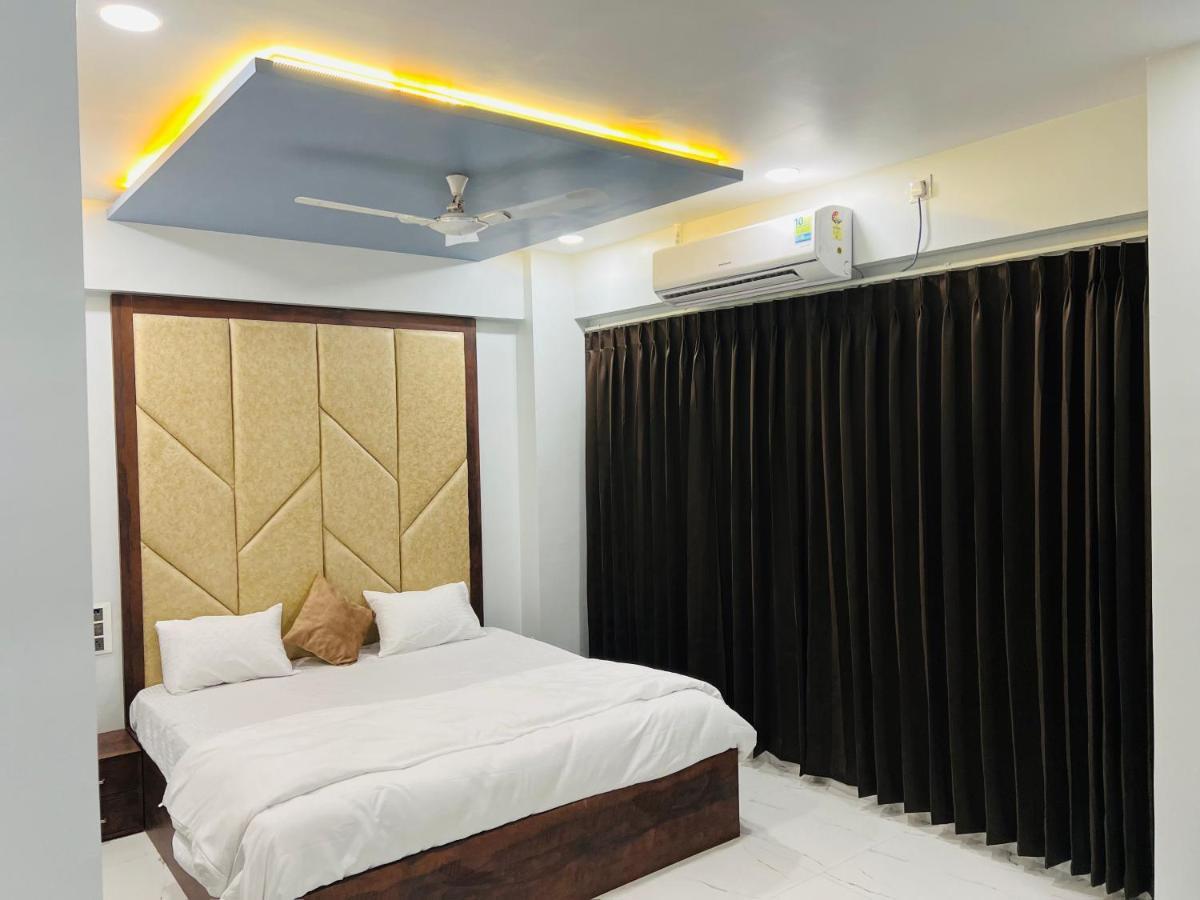 Hotel New City Light Surat Exterior photo