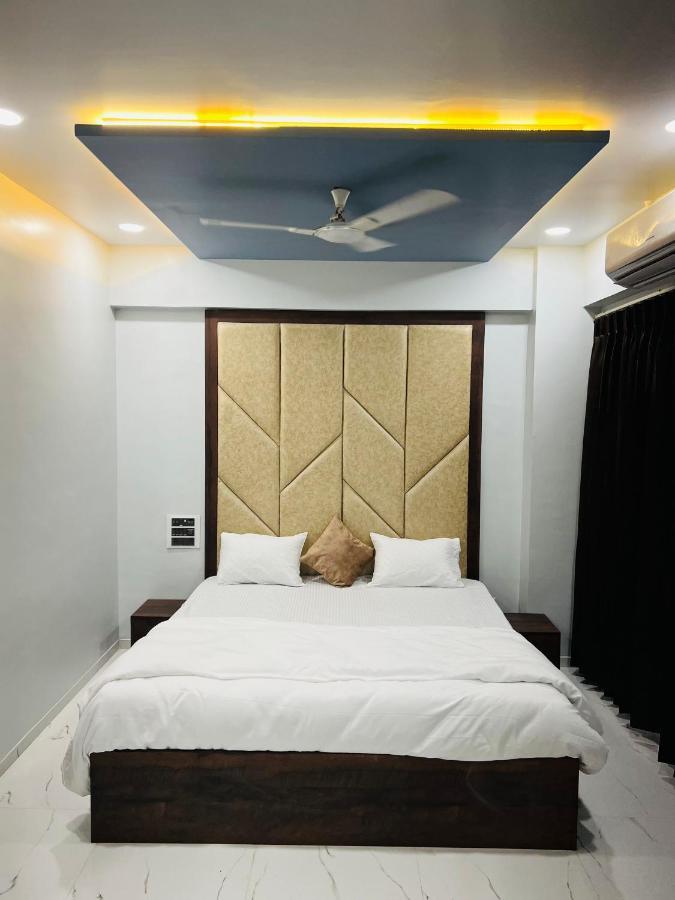 Hotel New City Light Surat Exterior photo